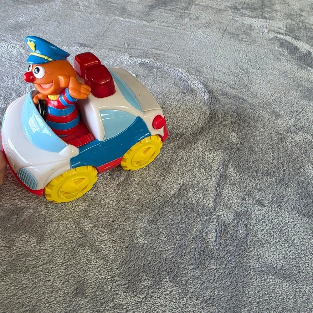 1997 Tyco Preschool Sesame Street Ernie In Police Car With Siren And Voice Sound